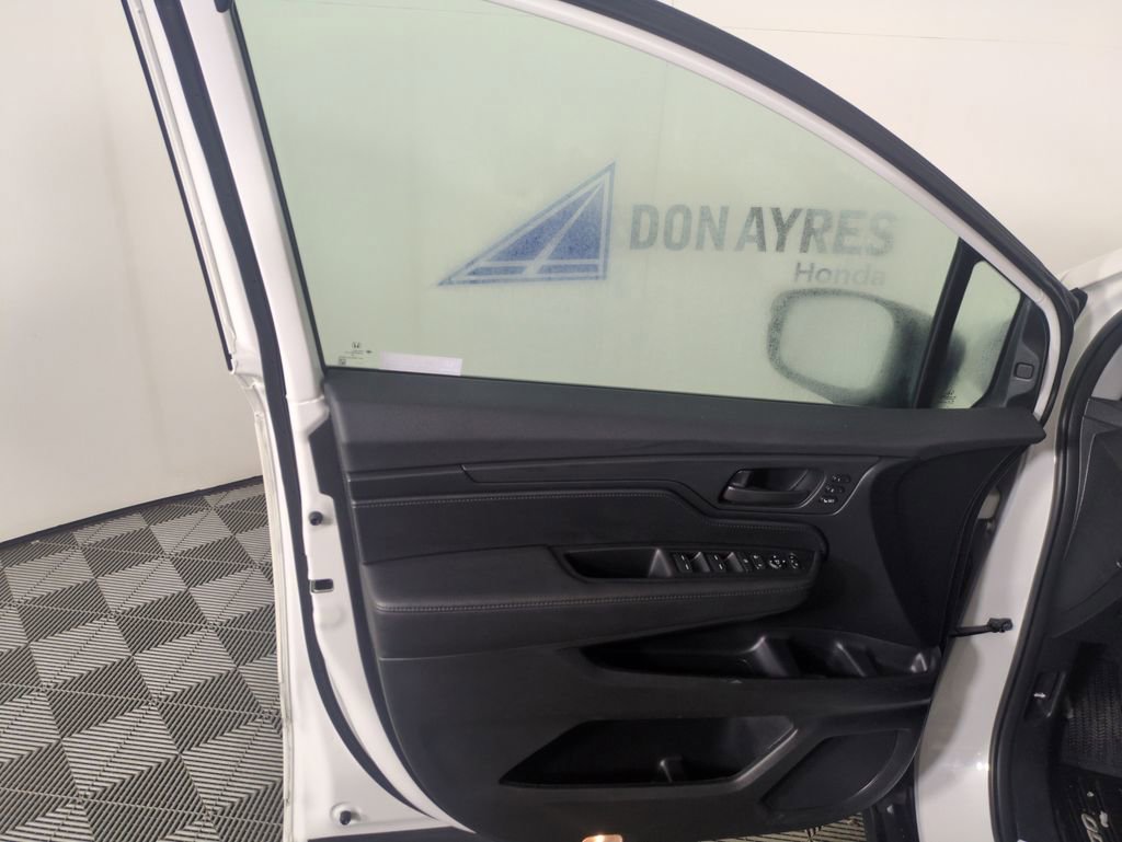 Used 2023 Honda Odyssey EX-L image 13