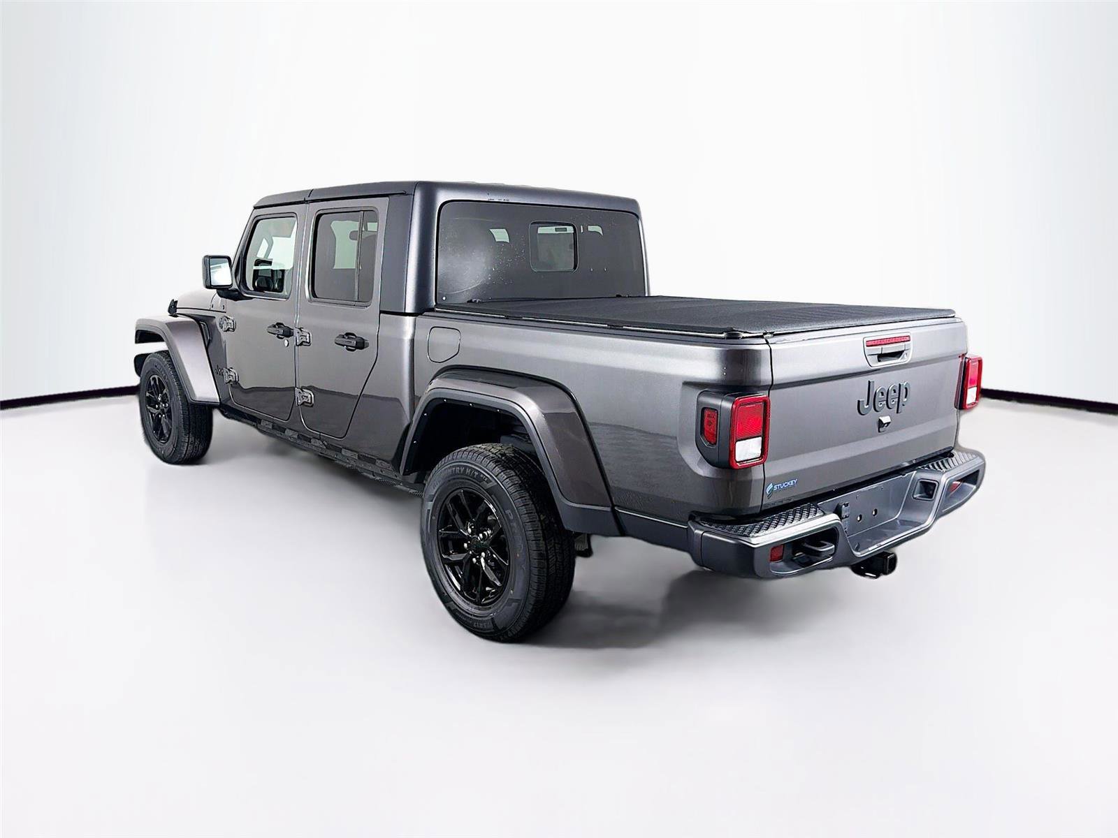 Used 2022 Jeep Gladiator Sport image 5