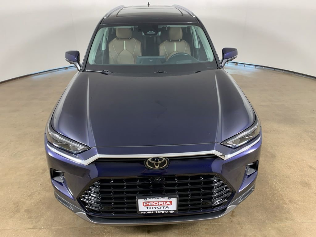 Used 2024 Toyota Grand Highlander AWD image 4