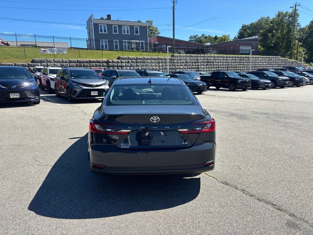 Used 2025 Toyota Camry LE FWD image 5