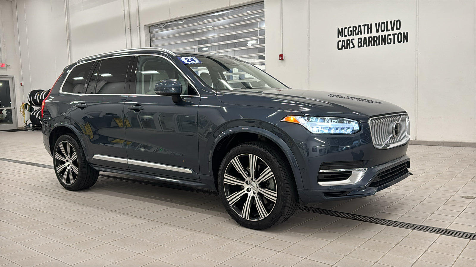 Used 2024 Volvo XC90 T8 Plus AWD/4WD image 3