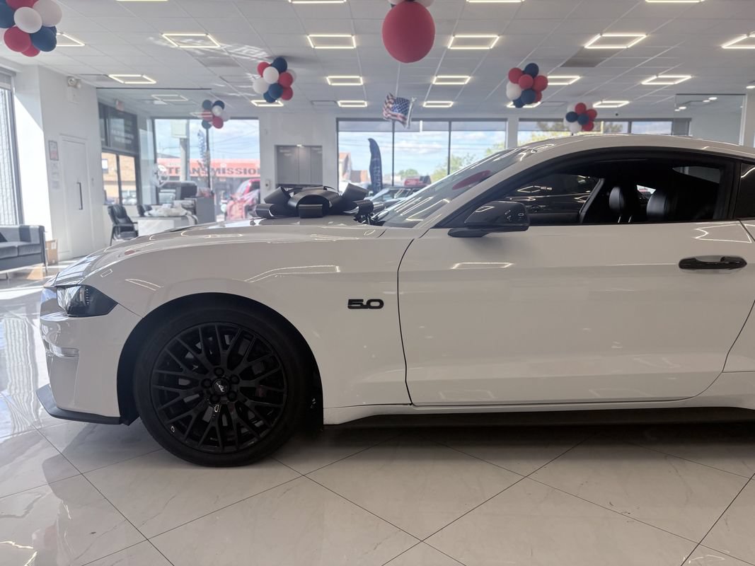 Used 2021 Ford Mustang GT Premium w/ GT Performance Package RWD image 6