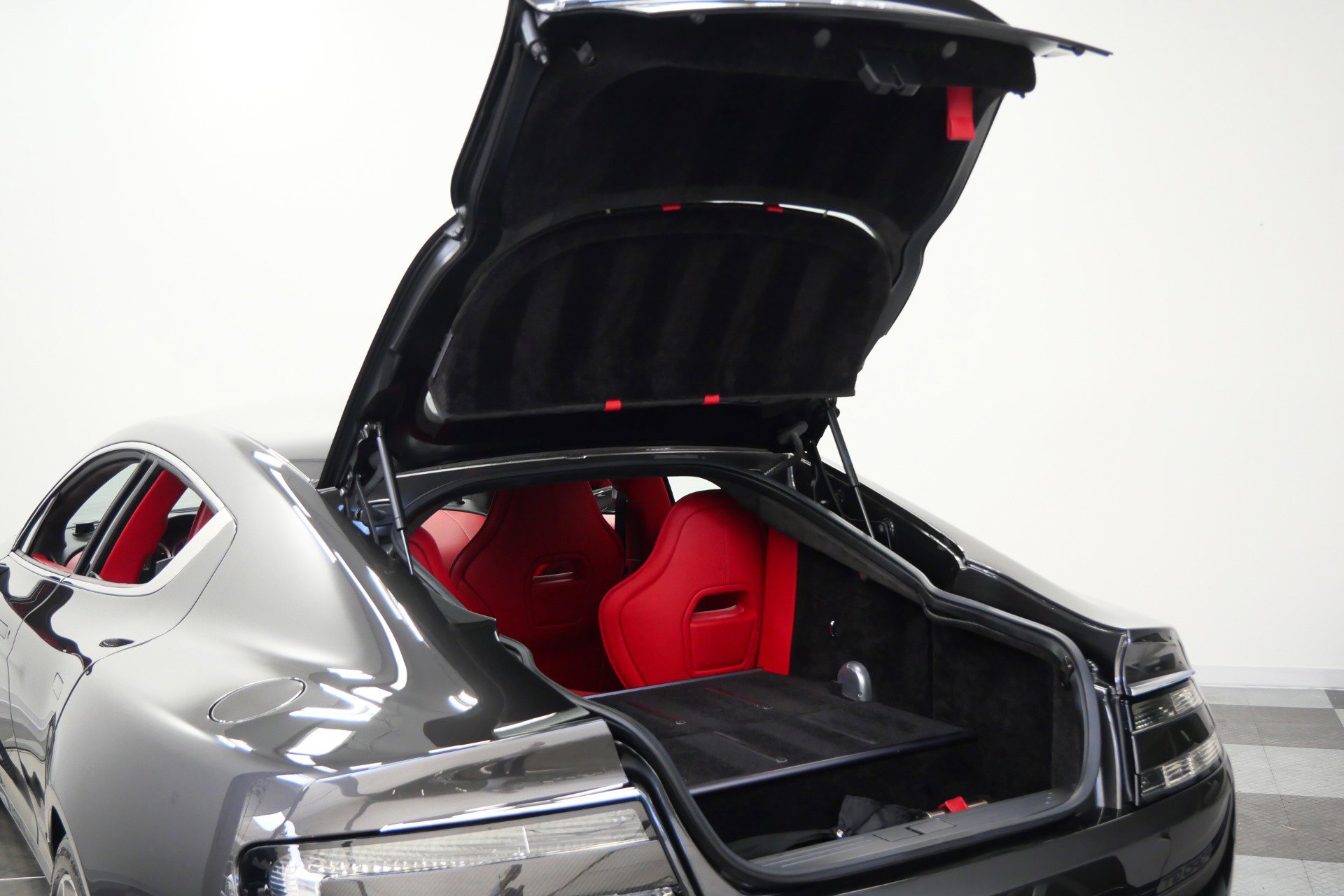 Used 2014 Aston Martin Rapide S image 38