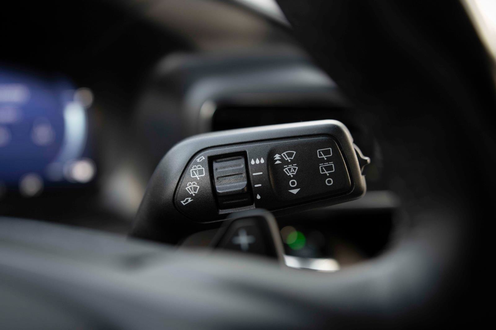 Used 2020 Ford Explorer Platinum w/ Premium Technology Package image 9