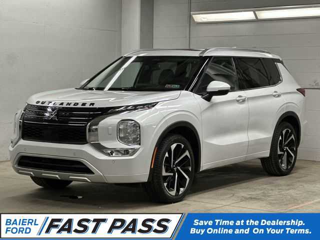Used 2024 Mitsubishi Outlander SEL image 1
