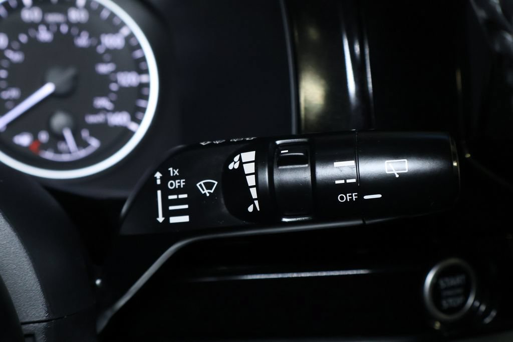 Used 2024 Nissan Pathfinder SV AWD/4WD image 24