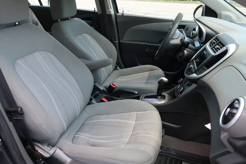 Used 2019 Chevrolet Sonic LT FWD image 8