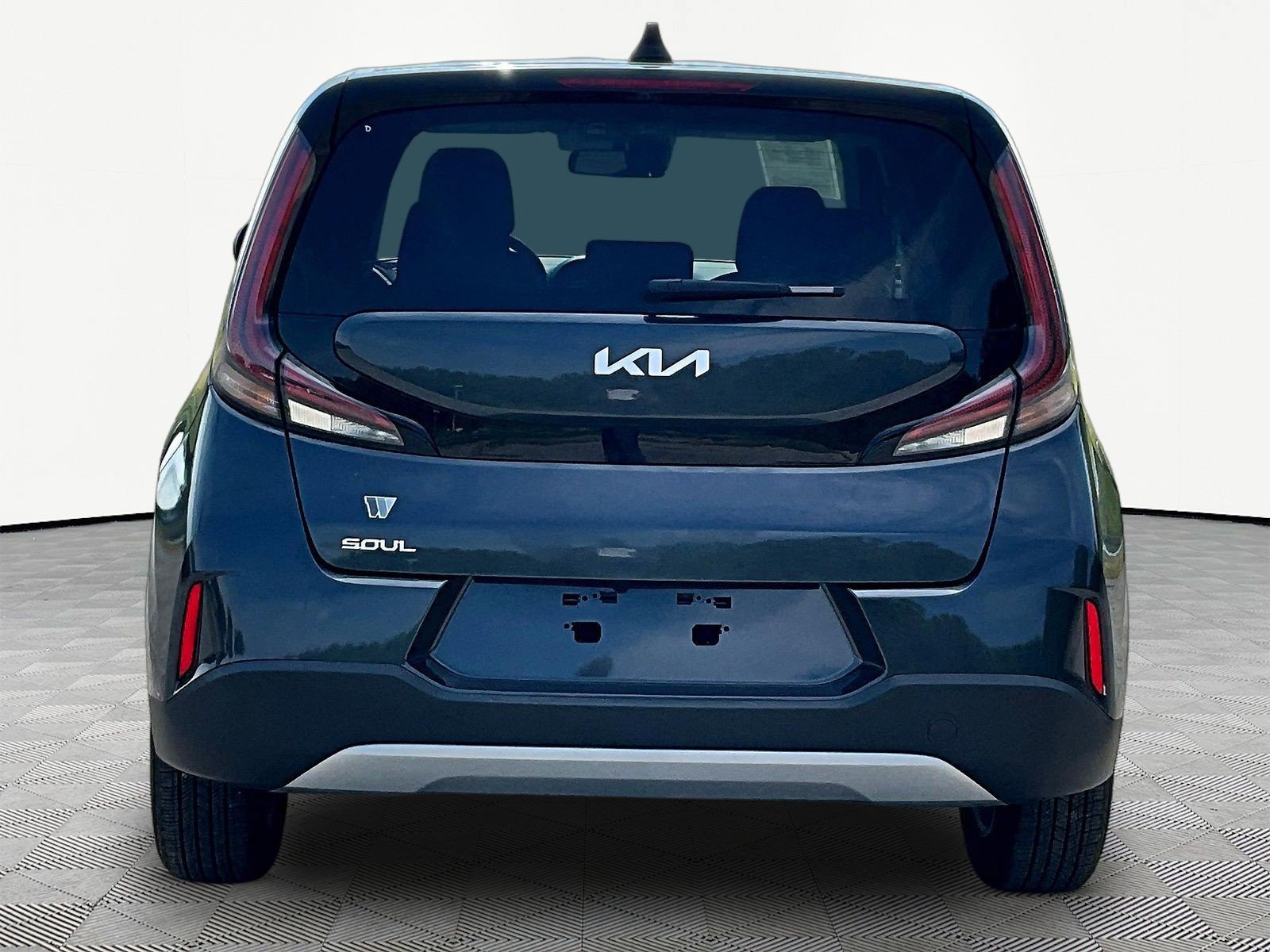 Used 2025 Kia Soul LX w/ LX Technology Package FWD image 5