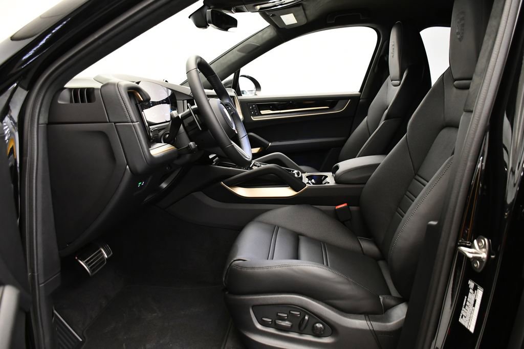 New 2026 Porsche Cayenne Turbo GT AWD/4WD image 5