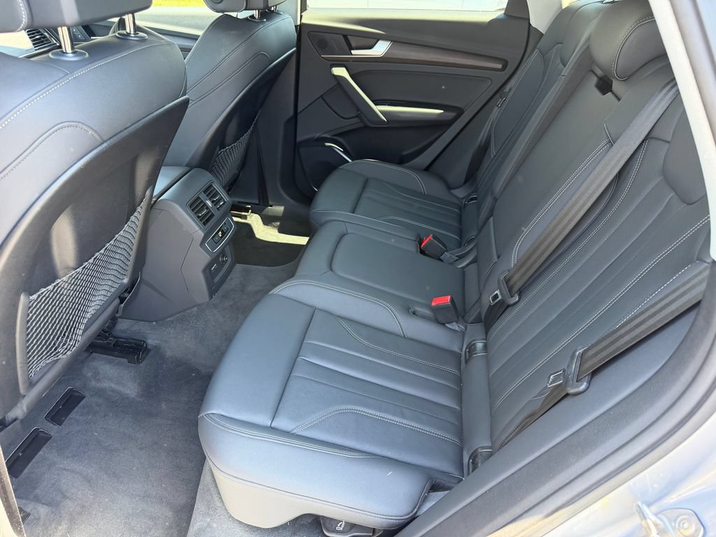 Used 2023 Audi Q5 e Premium w/ Convenience Package AWD/4WD image 20