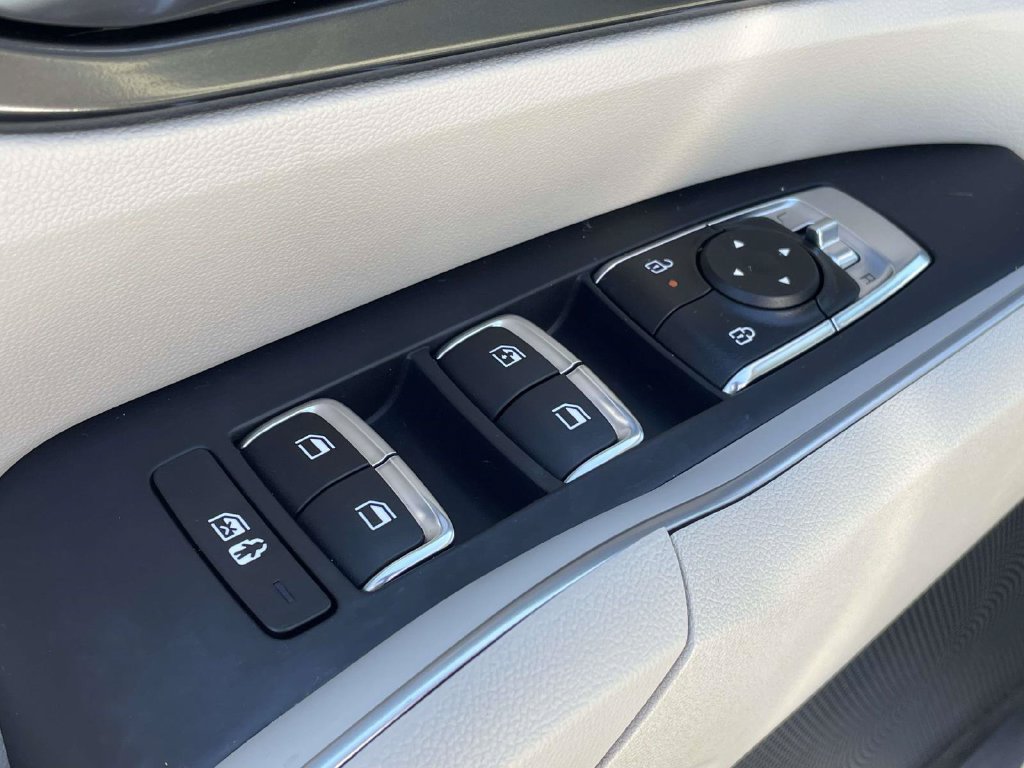 Used 2025 Kia Sorento S w/ Panoramic Sunroof Package FWD image 18