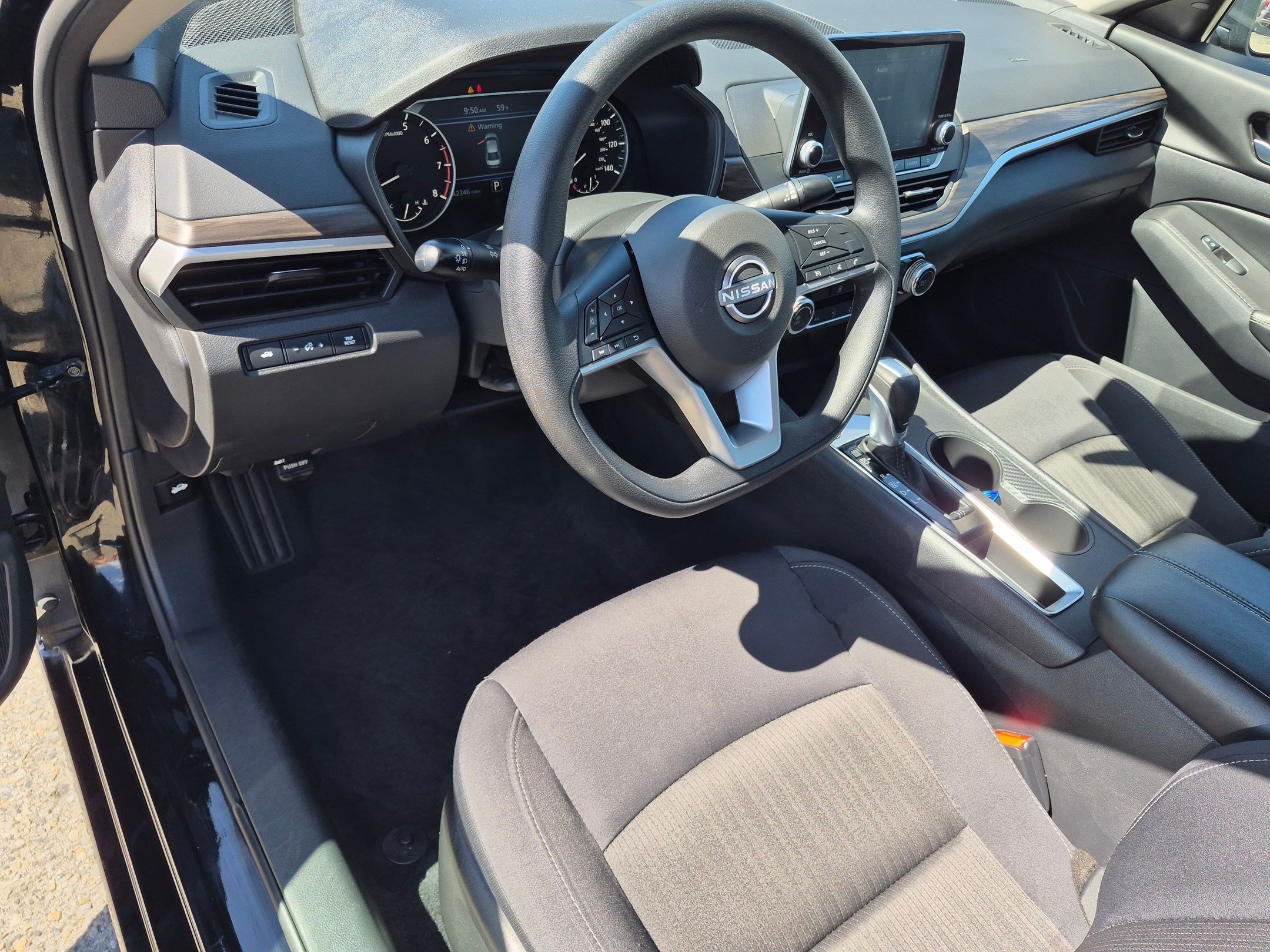 Certified 2025 Nissan Altima 2.5 SV FWD image 17