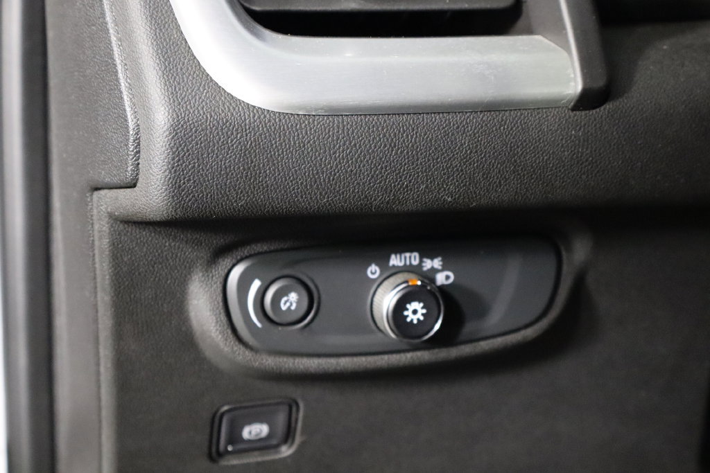 Used 2020 GMC Terrain SLE FWD image 20