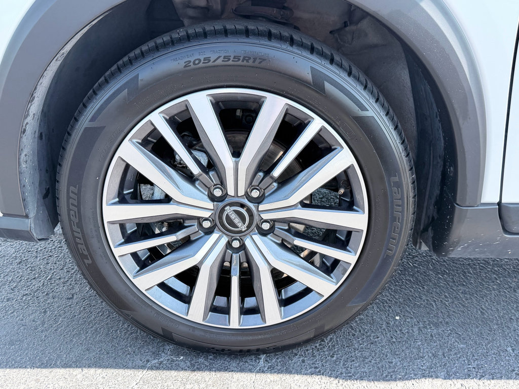 Used 2024 Nissan Kicks SV FWD image 32
