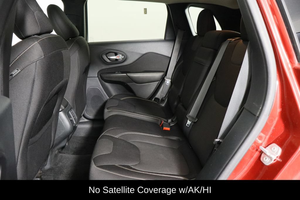 Used 2015 Jeep Cherokee Latitude w/ Comfort/Convenience Group FWD image 8