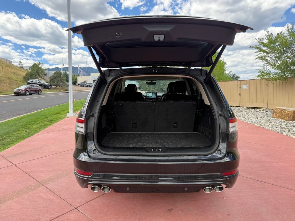Used 2022 Lincoln Aviator Grand Touring w/ Equipment Group 301A AWD/4WD image 7