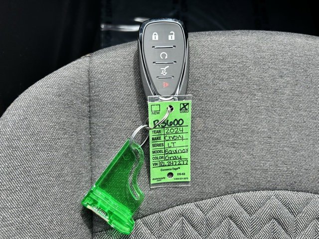Used 2024 Chevrolet Equinox LT image 23
