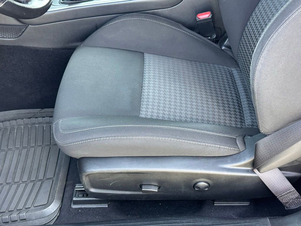 Used 2022 Dodge Challenger GT image 12