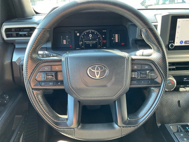 Used 2025 Toyota Tacoma SR5 AWD/4WD image 21