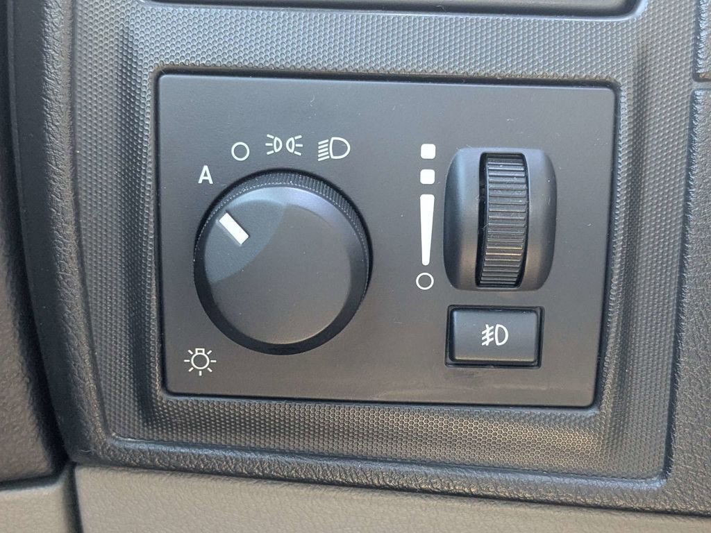 Used 2007 Dodge Magnum SXT image 24