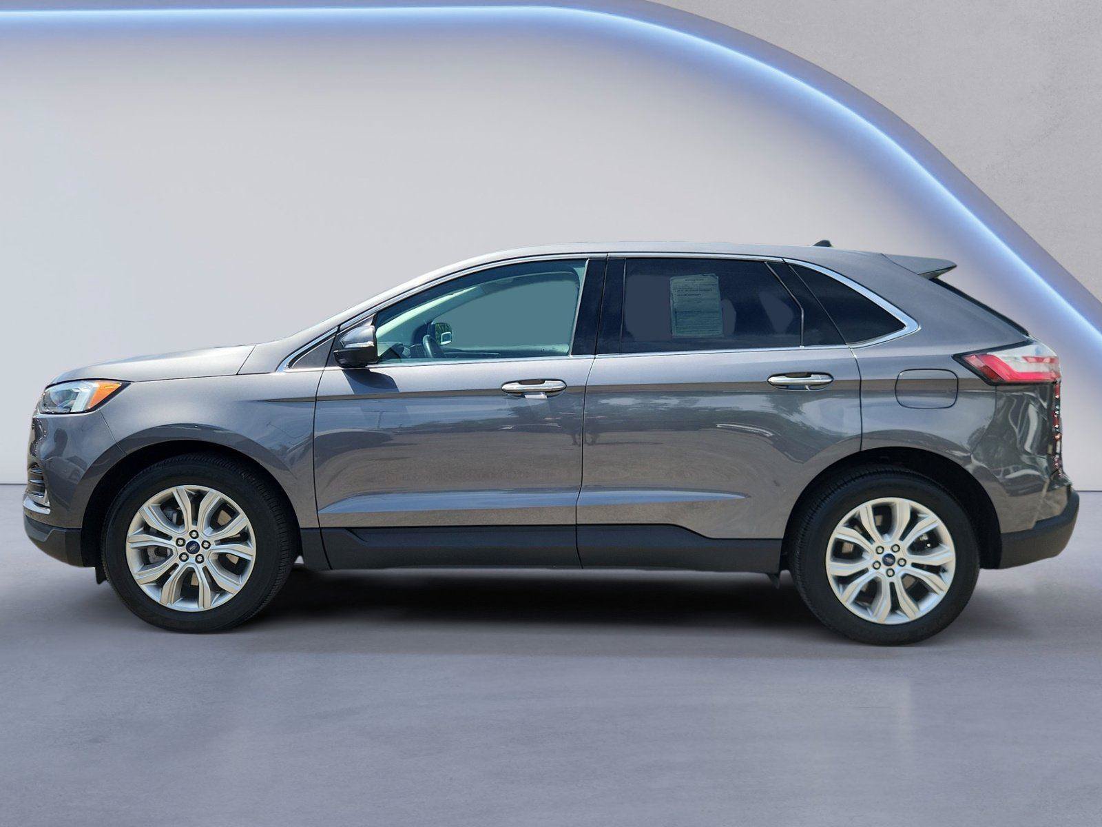 Used 2022 Ford Edge Titanium w/ Equipment Group 301A AWD/4WD image 6