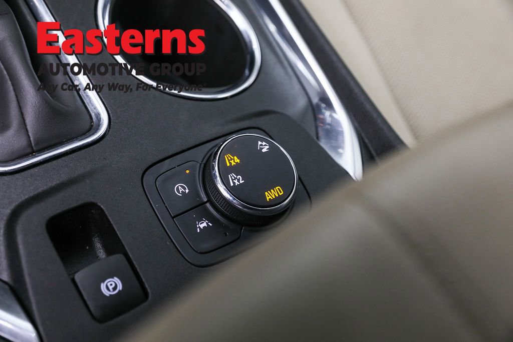 Used 2023 Chevrolet Traverse LS w/ Safety Package image 21