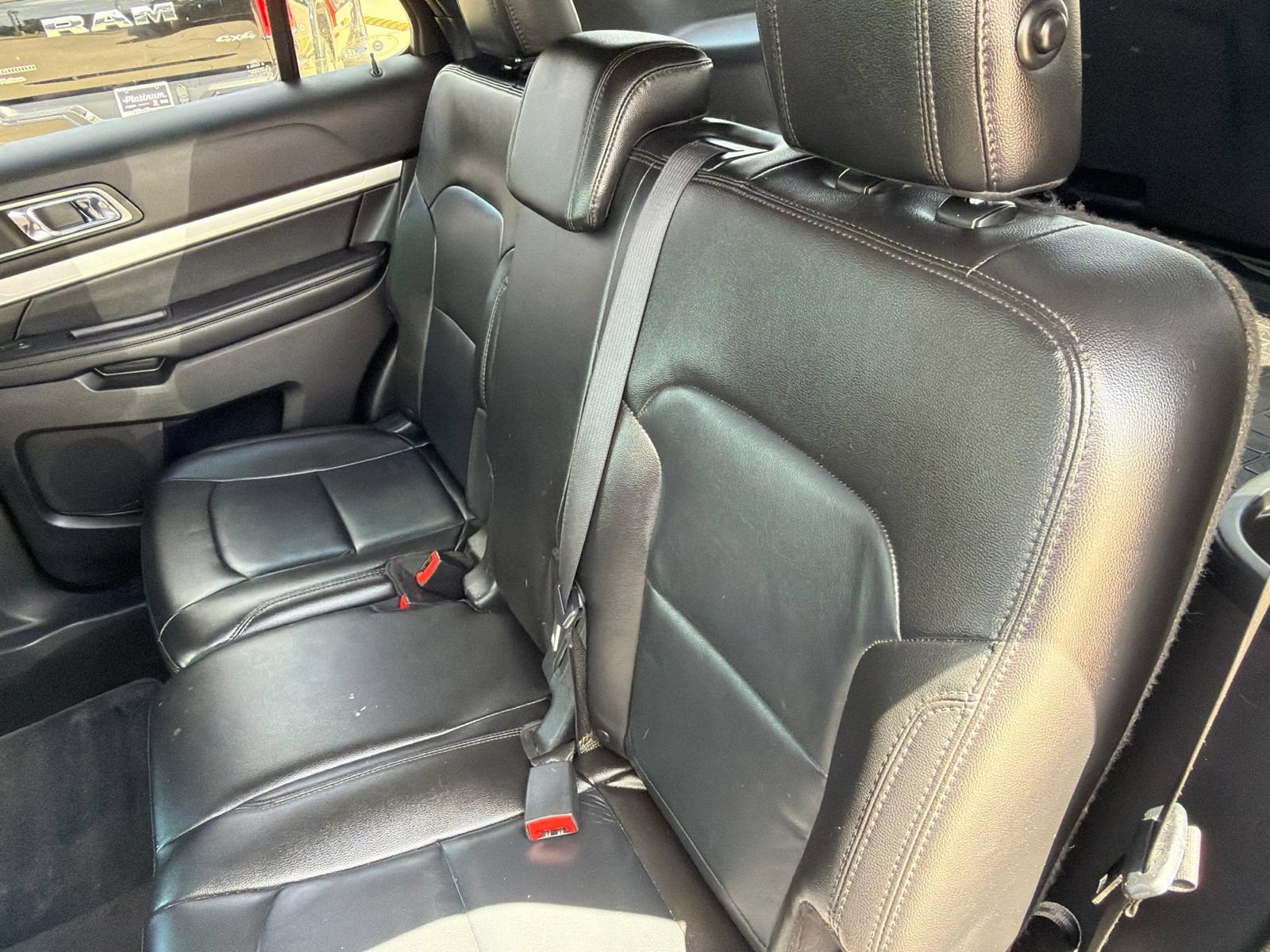 Used 2017 Ford Explorer XLT w/ Equipment Group 202A FWD image 17
