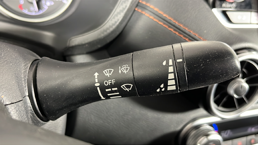 Used 2021 Nissan Sentra SR FWD image 27