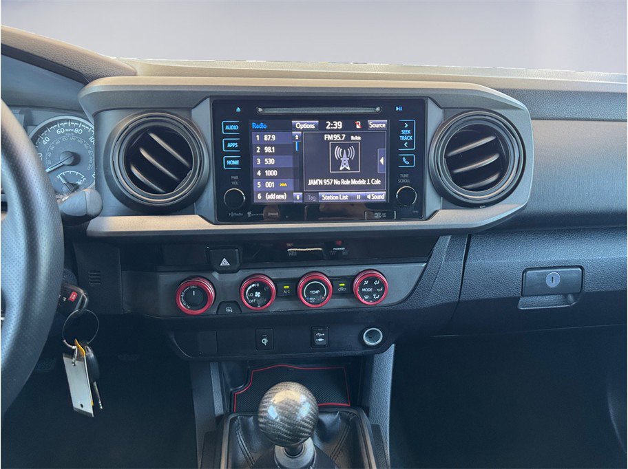 Used 2017 Toyota Tacoma TRD Off-Road w/ Tow Package AWD/4WD image 11