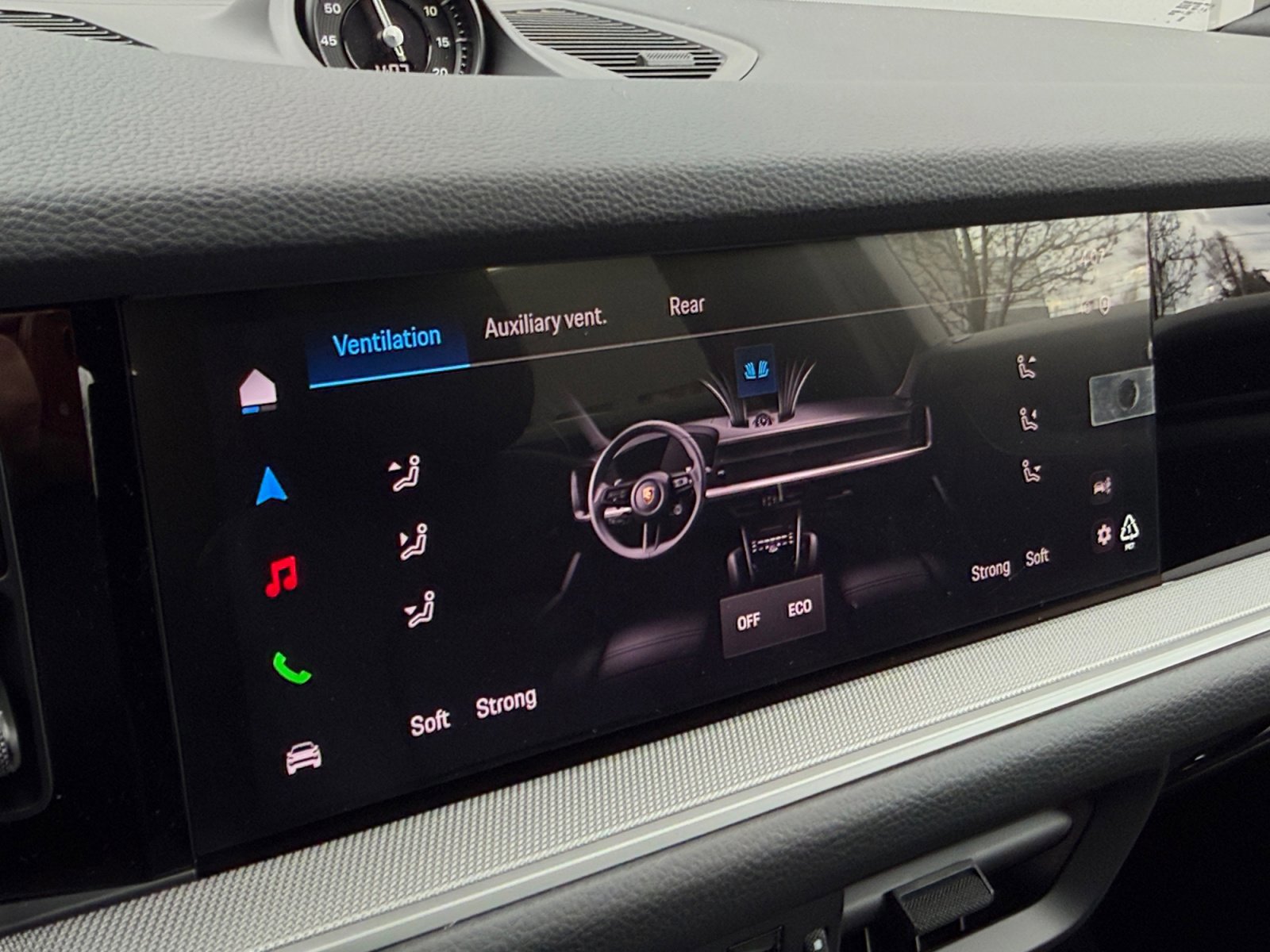 New 2026 Porsche Cayenne Coupe image 32