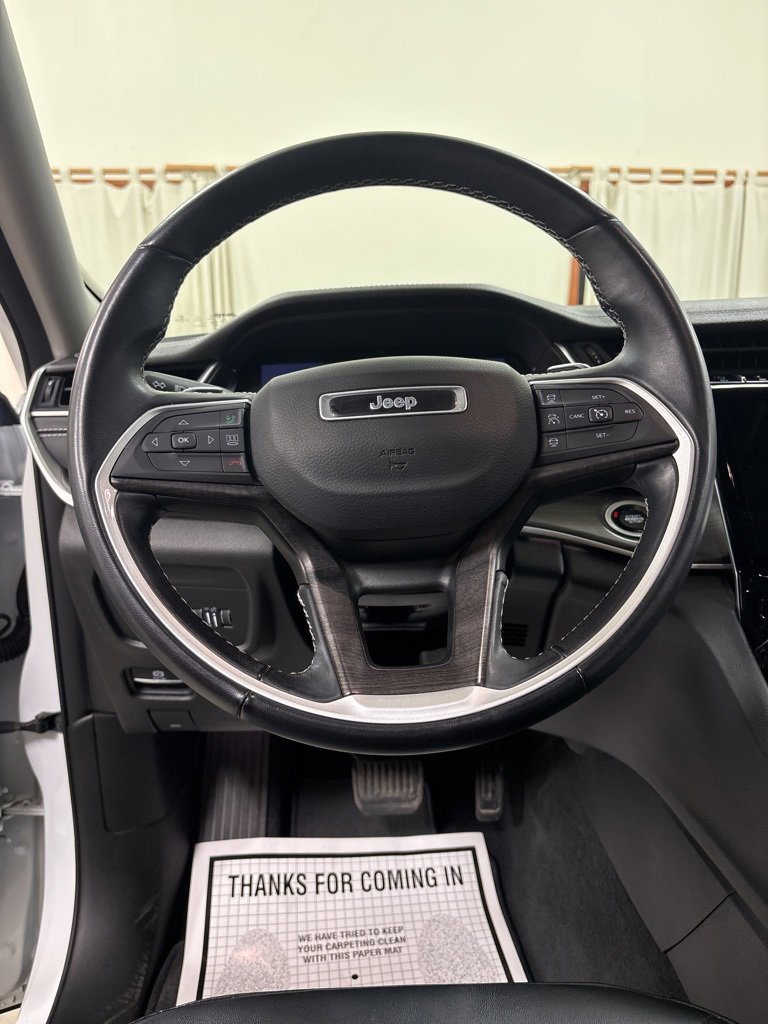 Used 2022 Jeep Grand Cherokee L Limited image 11