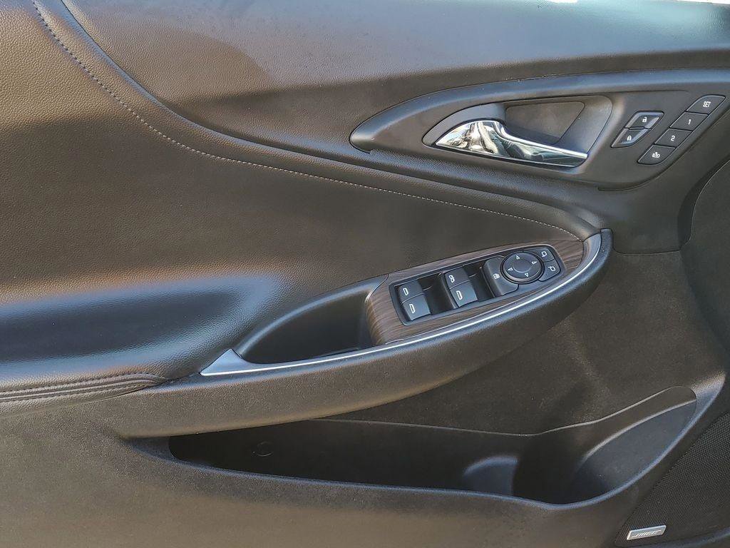 Used 2024 Chevrolet Malibu LT image 11