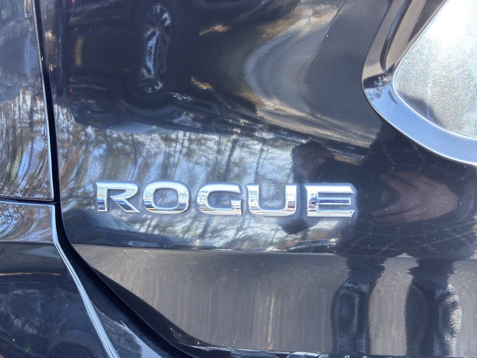 Used 2018 Nissan Rogue SL w/ Premium Package image 10