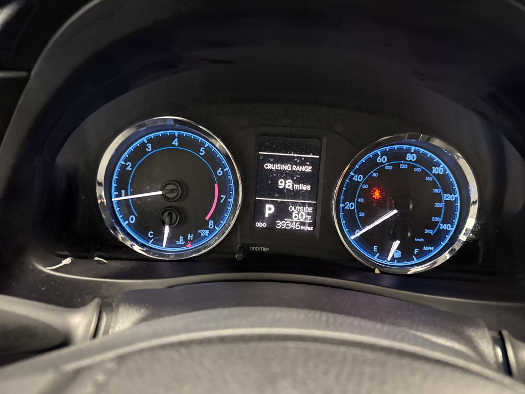 Used 2018 Toyota Corolla LE FWD image 17