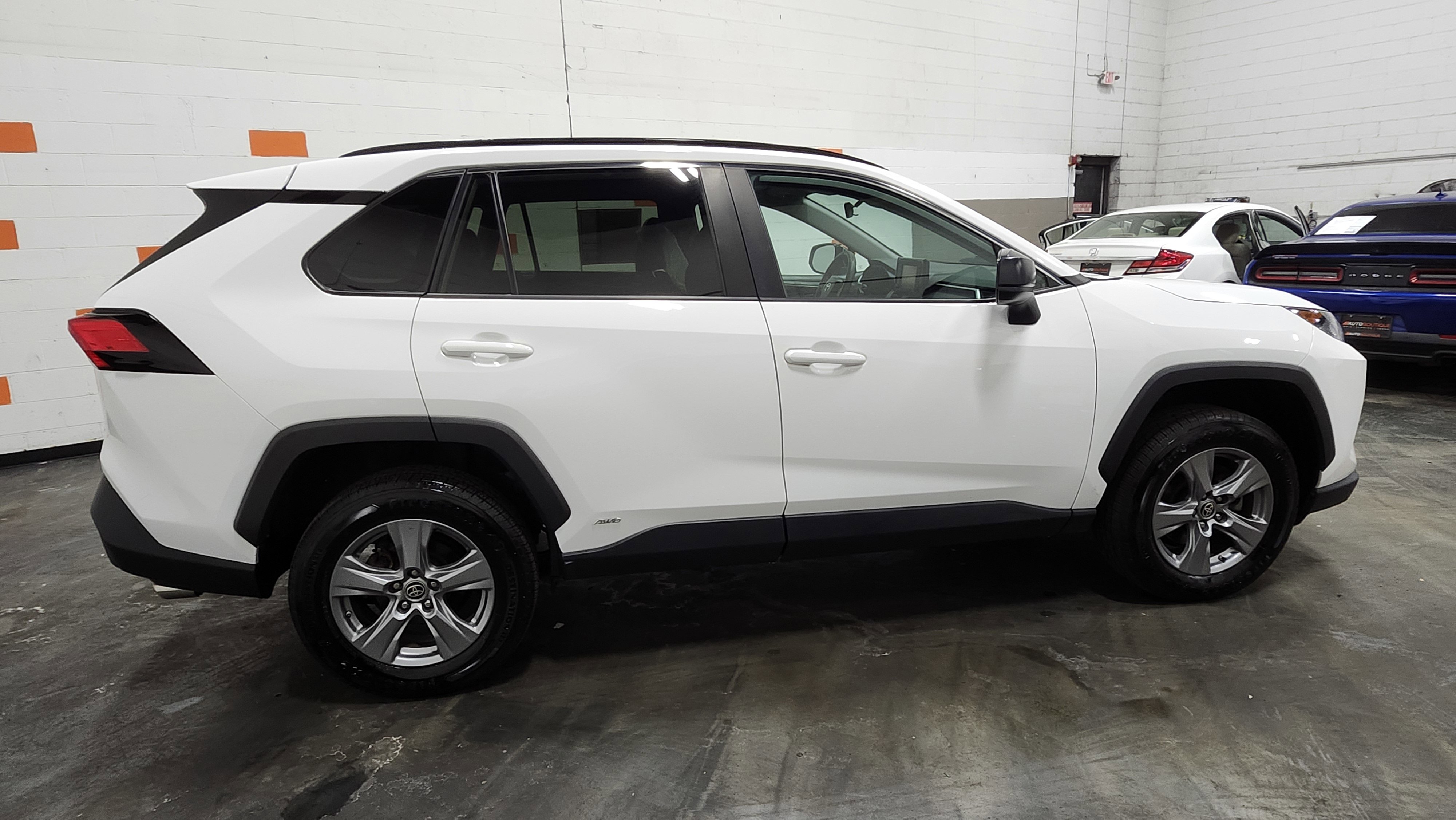 Used 2022 Toyota RAV4 LE image 16