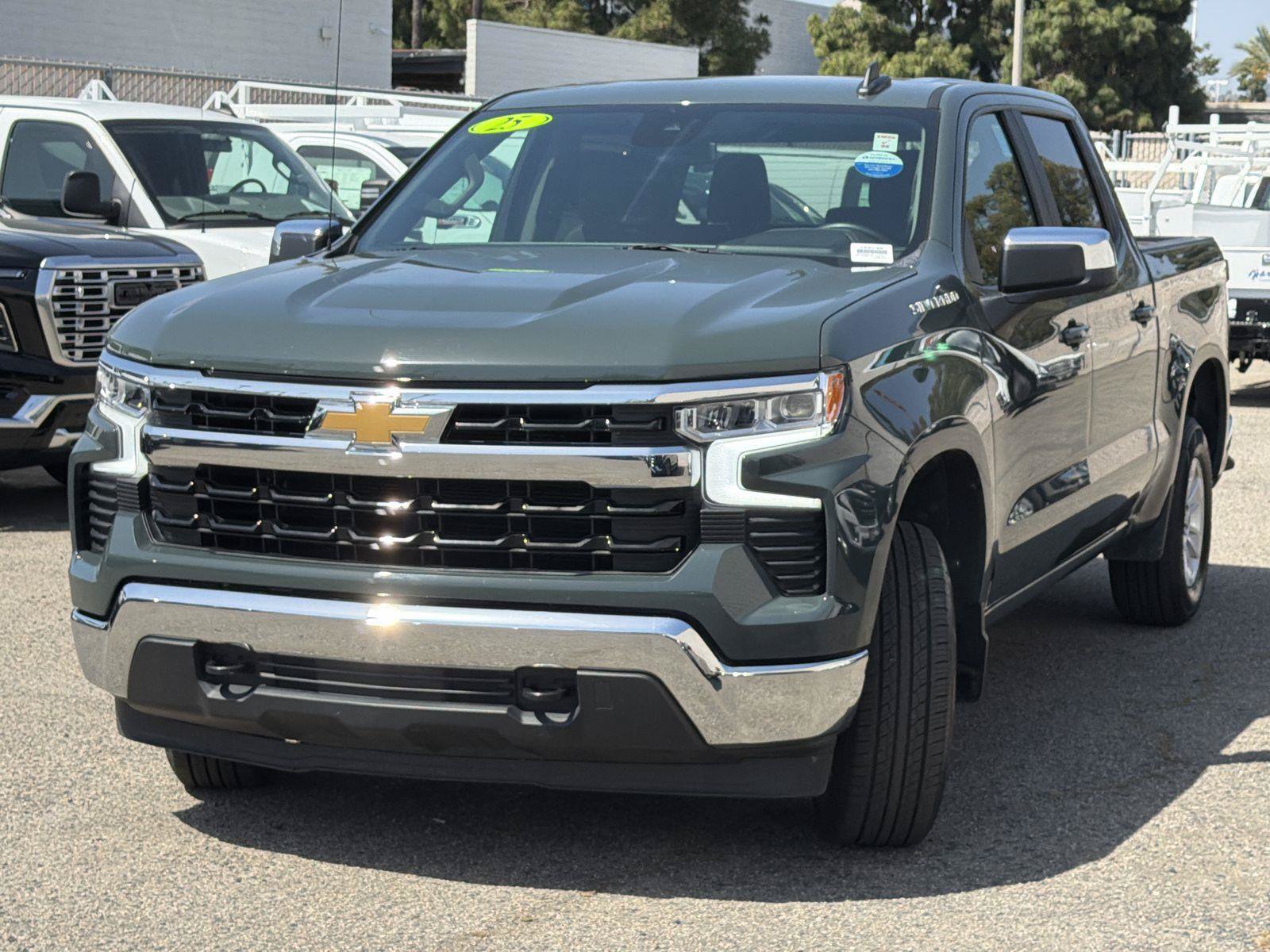 Used 2025 Chevrolet Silverado 1500 LT AWD/4WD image 8