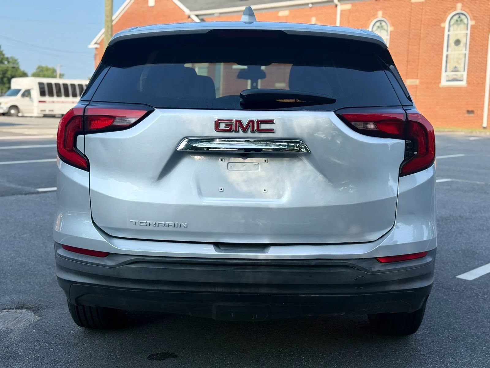 Used 2020 GMC Terrain SLE w/ LPO, Floor Liner Package FWD image 5