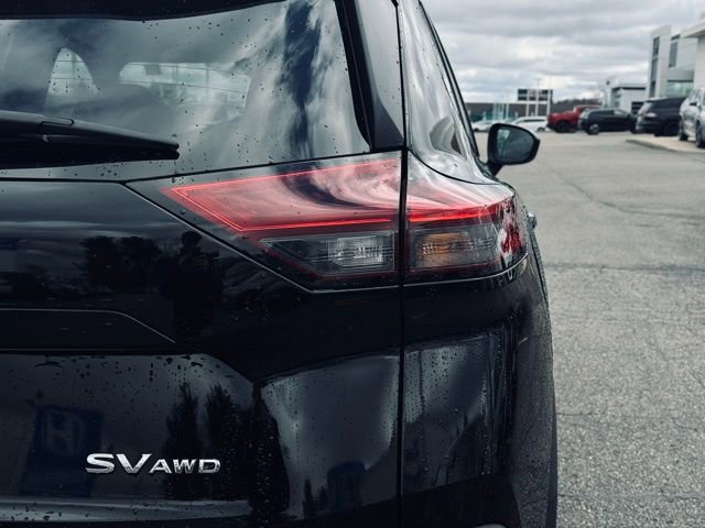 Used 2023 Nissan Rogue SV image 8