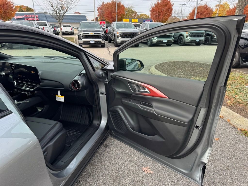 New 2026 Chevrolet Equinox EV RS FWD image 23