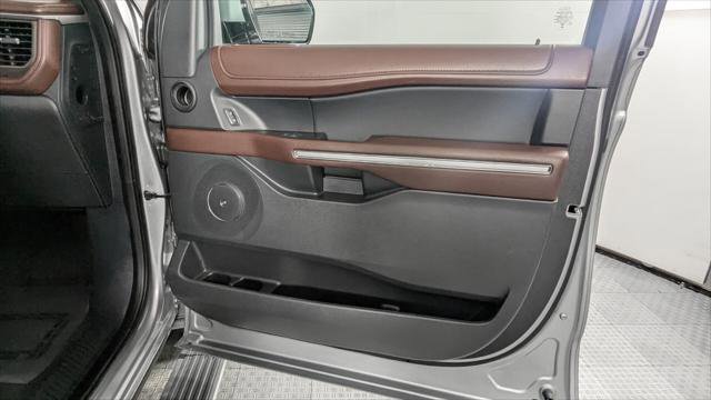 Used 2024 Ford Expedition Limited image 26