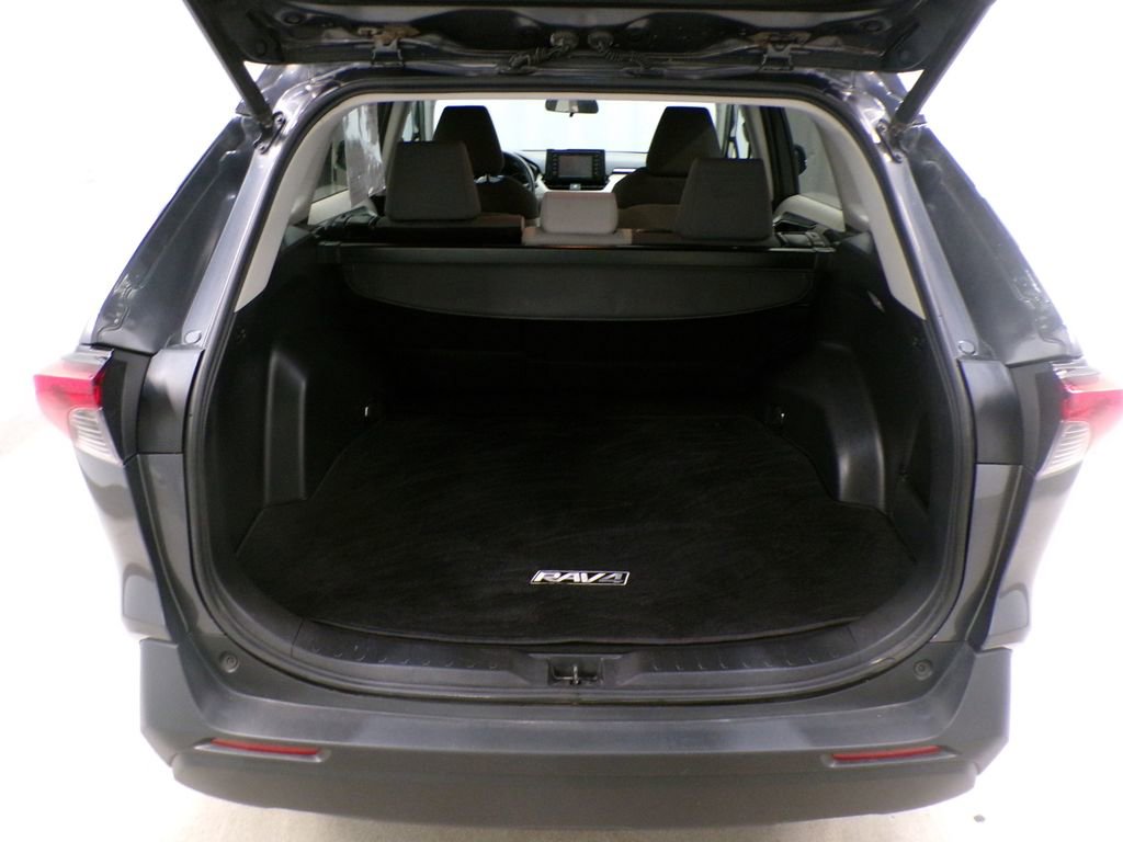Used 2019 Toyota RAV4 XLE w/ Convenience Package AWD/4WD image 8