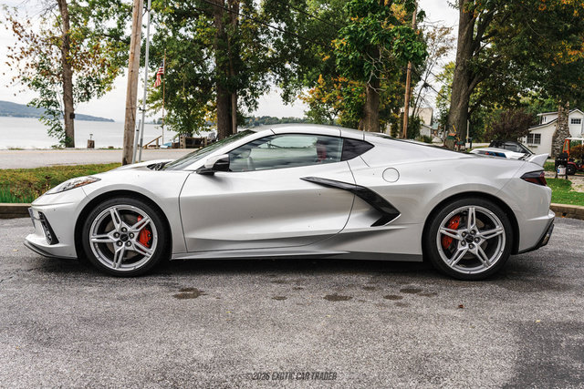 Used 2020 Chevrolet Corvette Stingray Preferred Cpe w/ 2LT Preferred Equipment Group RWD image 2