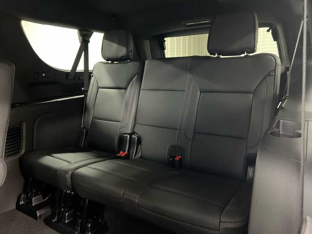 Used 2025 Chevrolet Suburban High Country AWD/4WD image 25