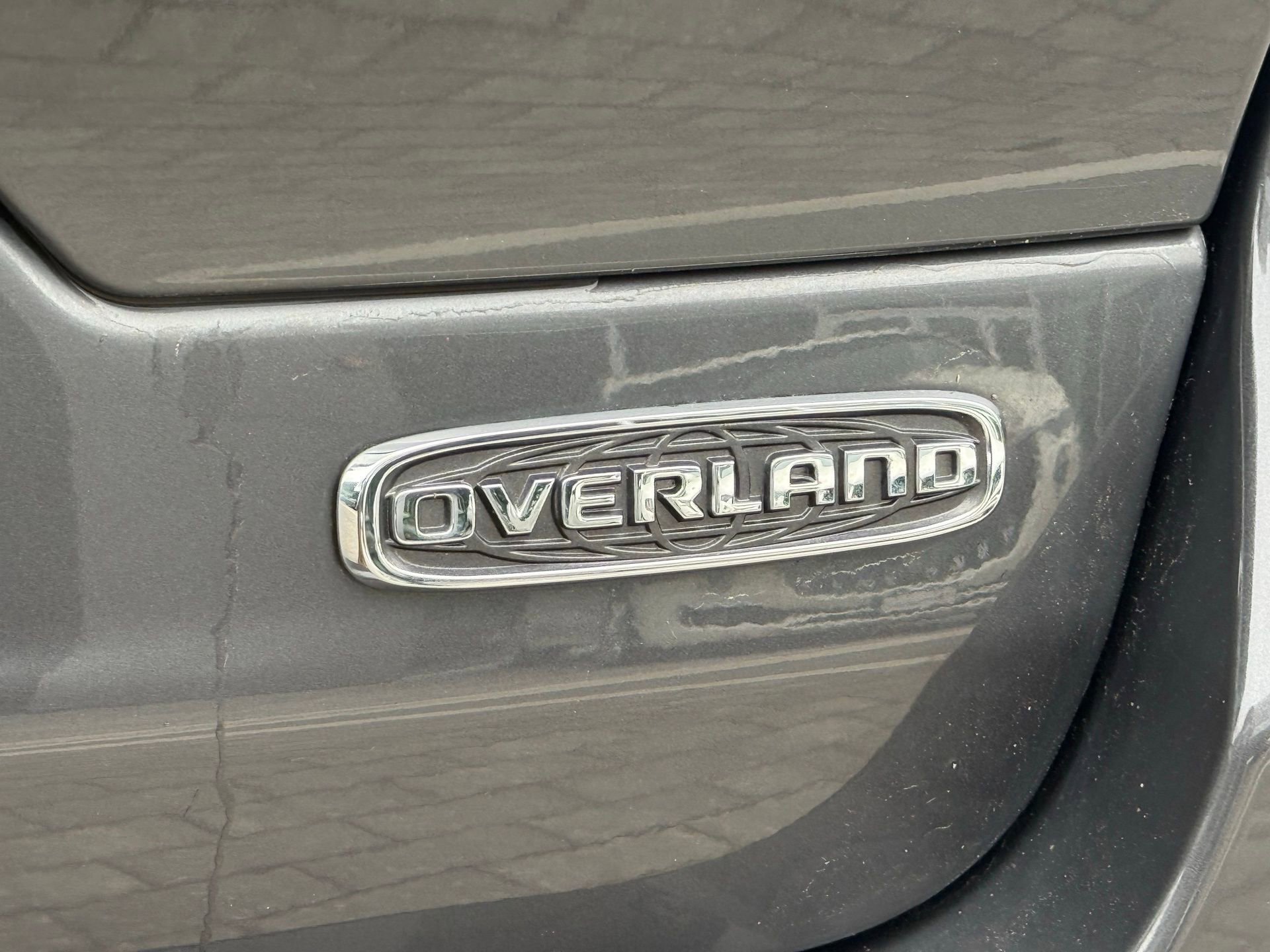 Used 2022 Jeep Grand Cherokee Overland w/ Advanced Protech Group III image 16