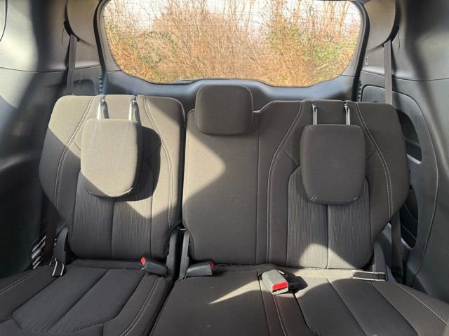 Used 2023 Chrysler Pacifica Touring image 13