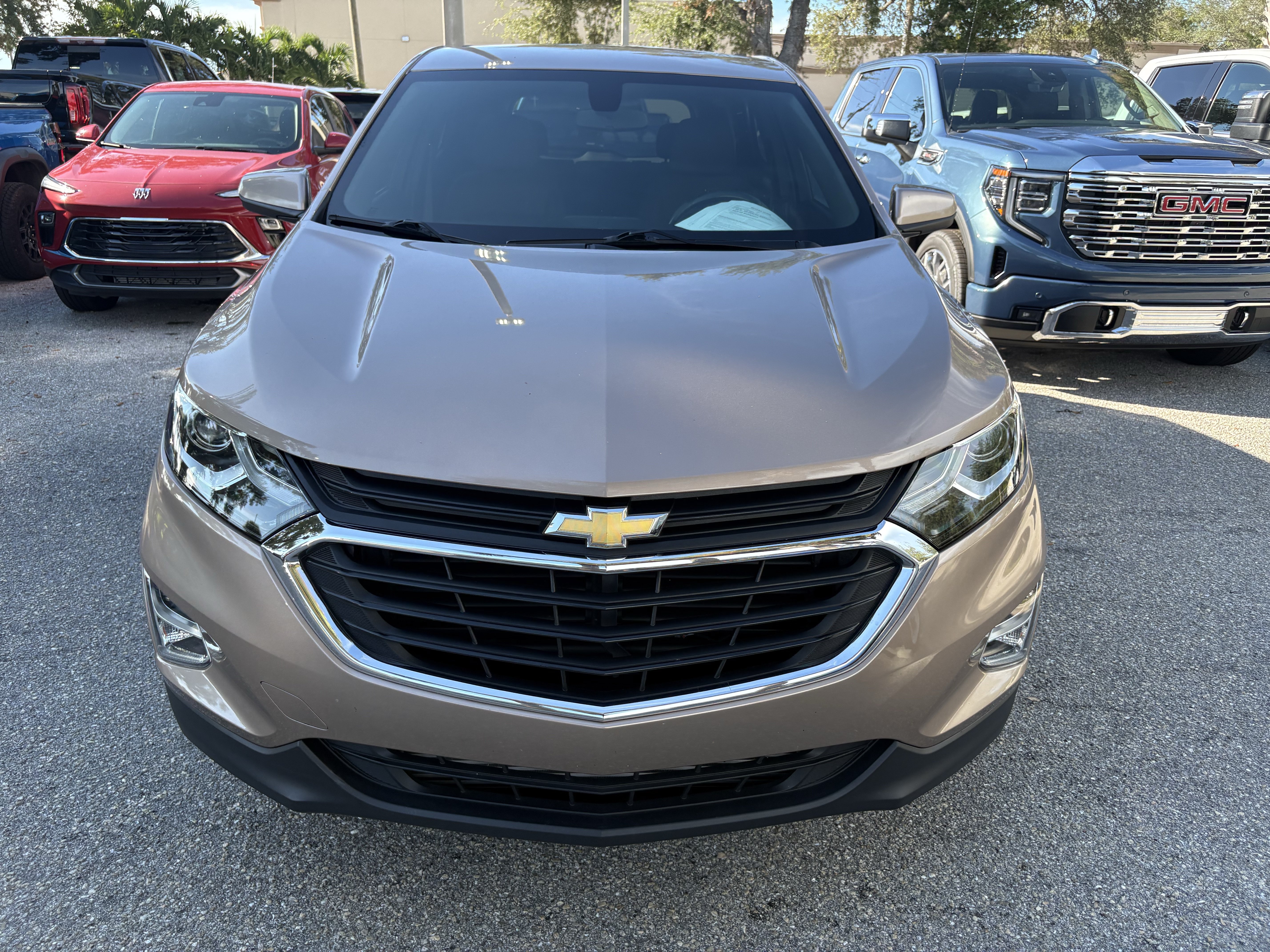 Used 2019 Chevrolet Equinox LT FWD image 2