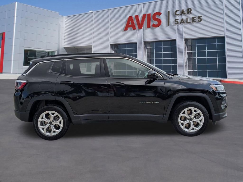 Used 2025 Jeep Compass Latitude w/ Sun & Sound Group image 5
