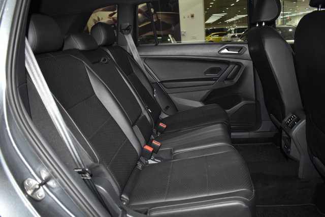 Used 2020 Volkswagen Tiguan SE R-Line image 28