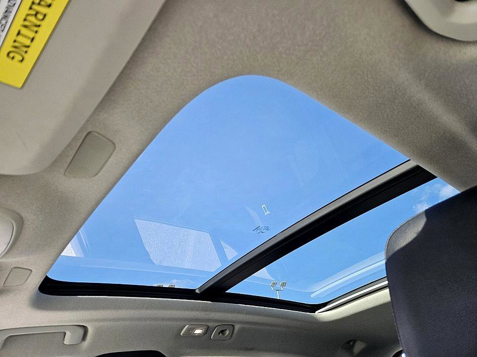 Used 2024 Volvo XC40 B5 Plus w/ Climate Package image 8