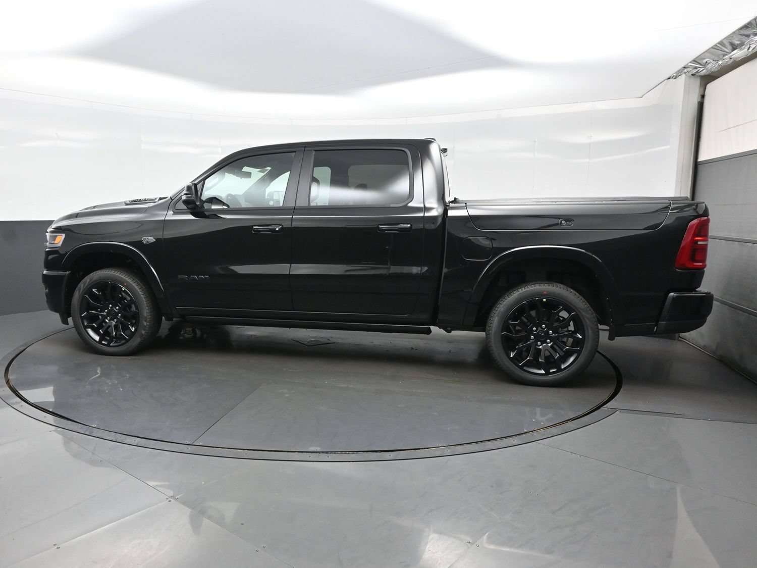 New 2027 RAM 1500 Limited AWD/4WD image 4